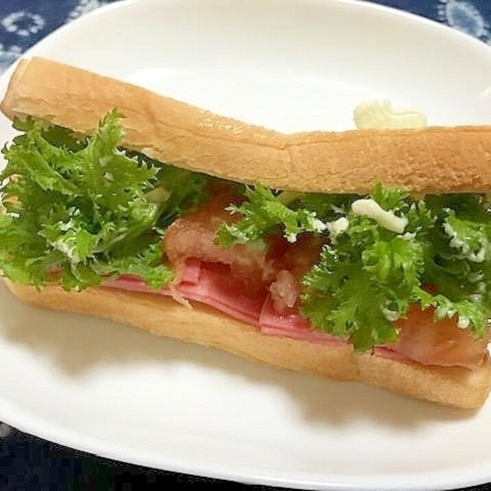 わさび菜とハムとトマトのトーストサンド